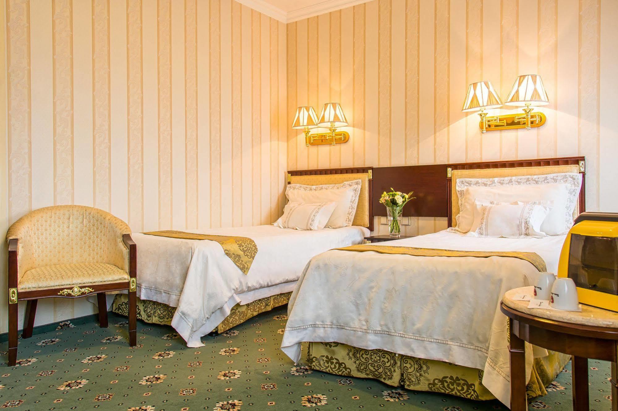 Palace Hotel Polom Žilina Buitenkant foto